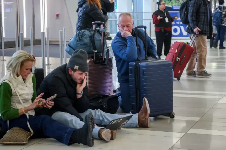 airlines cancel flights